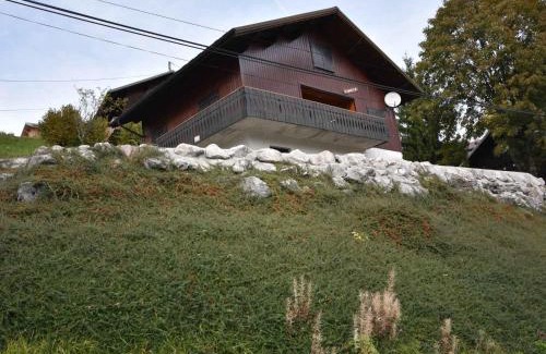 Les Gets Apartment | Grand Duplex Chalet: Family-Friendly with Ski-In Access