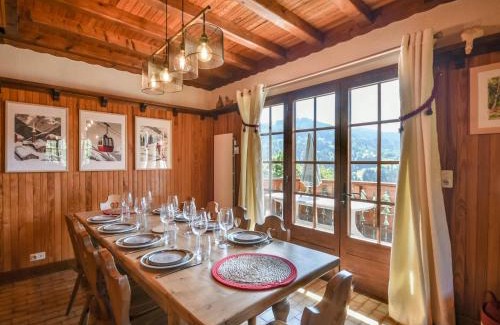 Les Gets Apartment | Grand Duplex Chalet: Family-Friendly with Ski-In Access