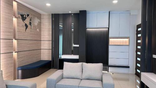 Lumut Villa | Discover Grand’e La Villa Homestay: A Family-Friendly Retreat