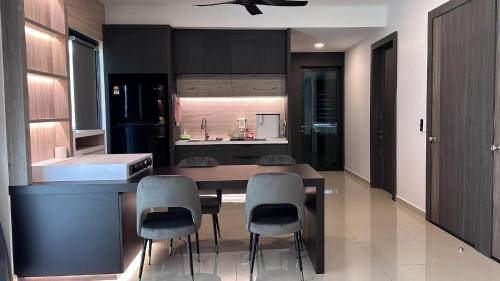 Lumut Villa | Discover Grand’e La Villa Homestay: A Family-Friendly Retreat