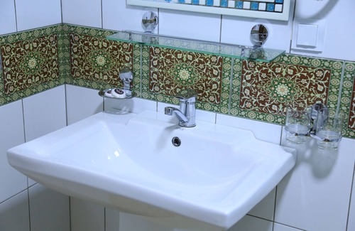 Buxoro House | Elegant Grand Emir Residence: 4-Star Stay with Spa & Dining