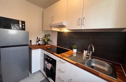 Chilly-Mazarin Apartment | Cozy Grand F2 in Downtown with Spa and Hot Tub Amenities