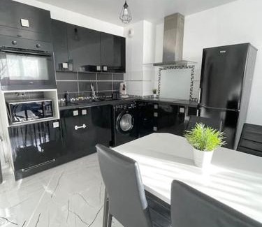 Saint-Ouen-l'Aumone Apartment | Grand F3: Family-Friendly Stay Near Paris with Terrace