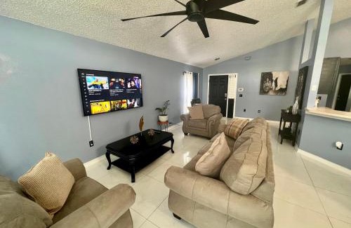 Westbury House | Family-Friendly 4BR Retreat Steps from Disney Parks