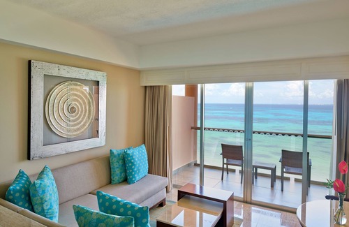 Punta Cancun Resort | Indulge at Grand Fiesta Americana Coral Beach Cancun Resort