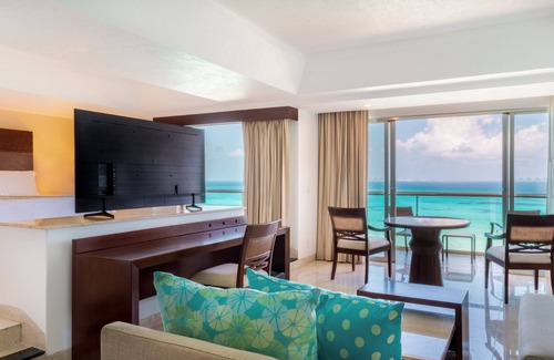 Punta Cancun Resort | Indulge at Grand Fiesta Americana Coral Beach Cancun Resort