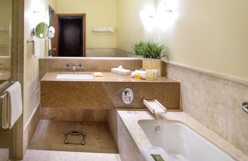 Queretaro Hotel | Relax at Grand Fiesta Americana Queretaro with Spa & Pool