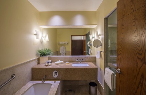 Queretaro Hotel | Relax at Grand Fiesta Americana Queretaro with Spa & Pool