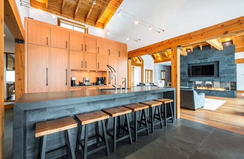 Mont-Tremblant House | Grand Foret Villa: 5 Bedrooms, Hot Tub & Outdoor Firepit