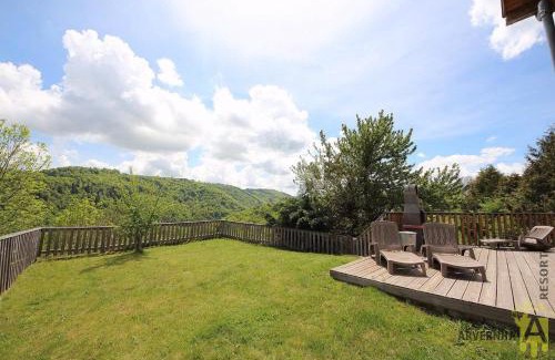 Besse-et-Saint-Anastaise Apartment | Pet-Friendly Retreat at Grand Gite de Combes Awaits You