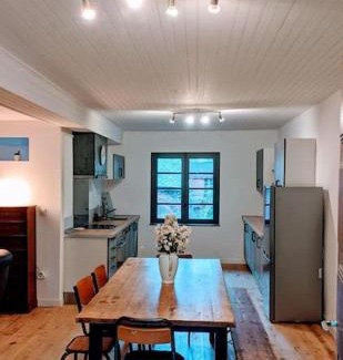 Mijanes Ski Chalet | Discover the Grand Gîte in Ariège Mijanes, Pet-Friendly Retreat