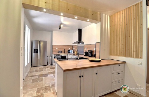 Ruoms House | Discover Grand Gîte Marie-the: Ocean View & Spa Retreat