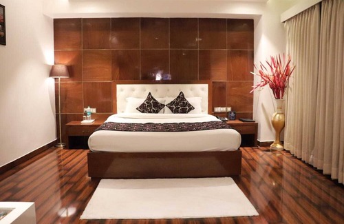 Kanpur Hotel | Discover Grand Geet Hotel with Family-Friendly Amenities