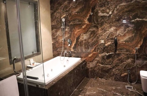Kanpur Hotel | Discover Grand Geet Hotel with Family-Friendly Amenities
