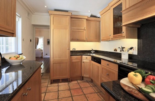 Grand Canal Dock House | Elegant Grand Georgian Residence: Perfect for Families & Pets