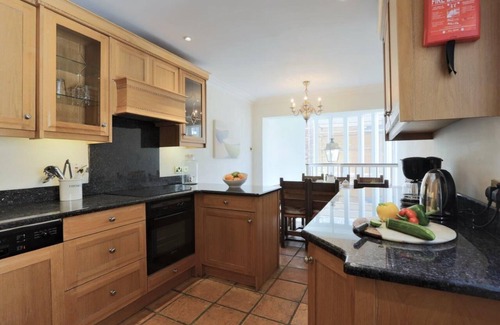 Grand Canal Dock House | Elegant Grand Georgian Residence: Perfect for Families & Pets
