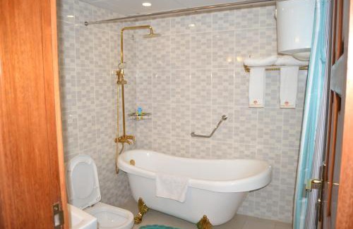 Douala Hotel | Grand Hôtel Aéroport, Douala