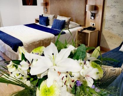 Brive-la-Gaillarde Hotel | Welcoming Grand Hôtel Brive: Pet-Friendly & Family Amenities