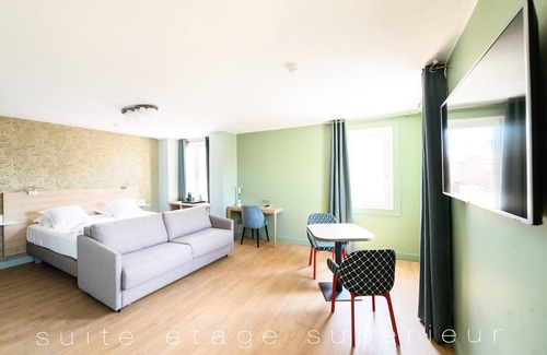 Old Town Hotel | Cozy Grand Hôtel Dauphiné: Oceanfront Suites & Spa