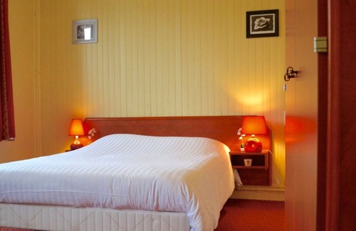Evreux Hotel | Budget-Friendly Stay at Grand Hôtel De La Gare with Breakfast