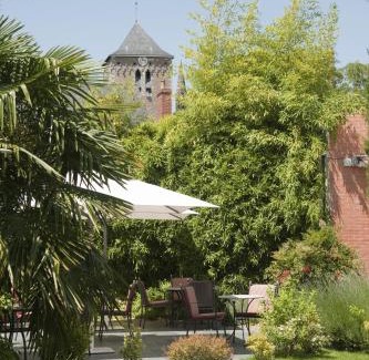 Solesmes Hotel | Pet-Friendly Grand Hôtel de Solesmes with Hot Tub Access