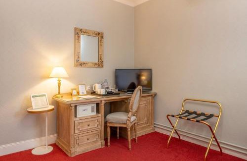 Reims City Centre Hotel | Grand Hôtel Des Templiers: Oceanfront Oasis with Spa