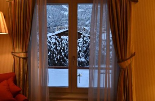 Chermignon Hotel | Elegant Grand Hôtel du Golf & Palace with Spa and Pool