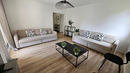 Bourroches Apartment | Pet-Friendly Retreat at Les Reflets with Top Guest Ratings
