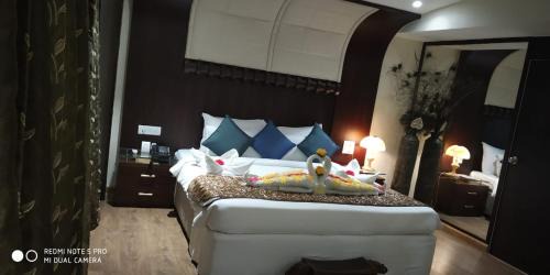 Jabalpur Hotel | Experience Grand Heritage Narmada Jacksons with Pool & Spa