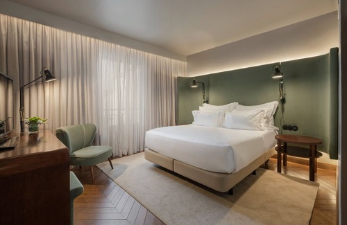 Ponta Delgada Hotel | Elegant Grand Hotel Açores Atlântico: 5-Star Escape Awaits