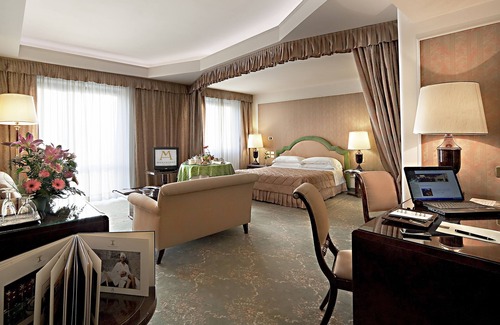 Reggio Calabria Hotel | Relax at the Grand Hotel Excelsior: 4-Star Comfort & Spa