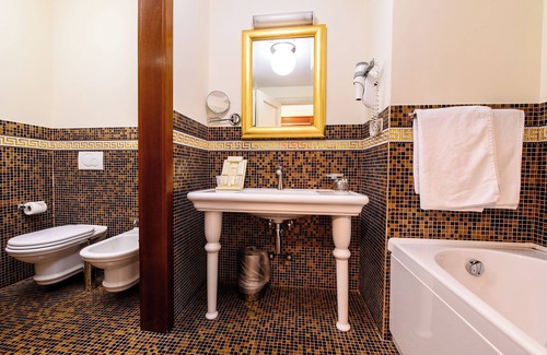 Cluj-Napoca Hotel | Luxury Awaits at Grand Hotel Italia - Rated 9.2/10