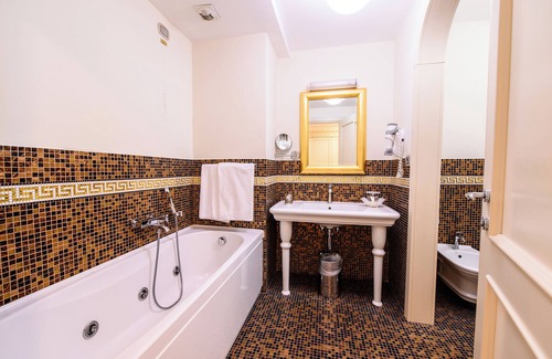 Cluj-Napoca Hotel | Luxury Awaits at Grand Hotel Italia - Rated 9.2/10