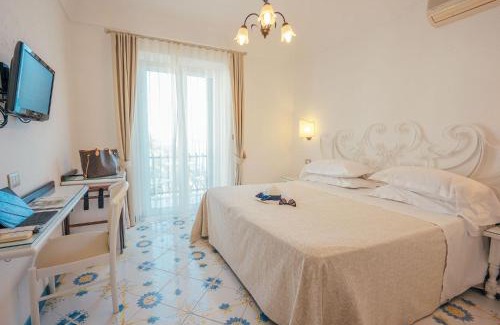 Gaeta Hotel | Indulge at Grand Hotel Le Rocce - Oceanfront Paradise