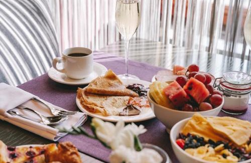 Prospekt Svobody Hotel | Elegant Grand Hotel Lviv Casino & Spa with Ocean View
