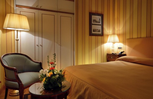 San Ferdinando Hotel | Elegant Grand Hotel Vesuvio with Spa and Pool Amenities
