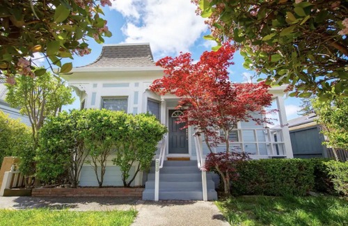 San Jose House | Discover Grand House 5B3B: Family-Friendly Stay near SJSU