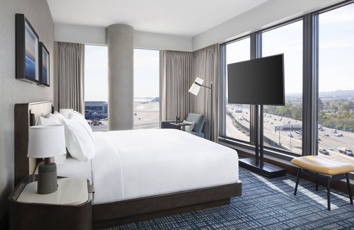 San Francisco Hotel | Top-Rated Grand Hyatt at SFO: Eco-Friendly Comfort Awaits