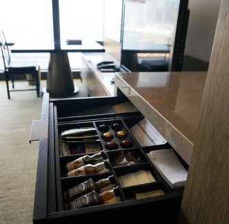 Wan Chai Hotel | Elegant Grand Hyatt Hong Kong with Oceanfront Views