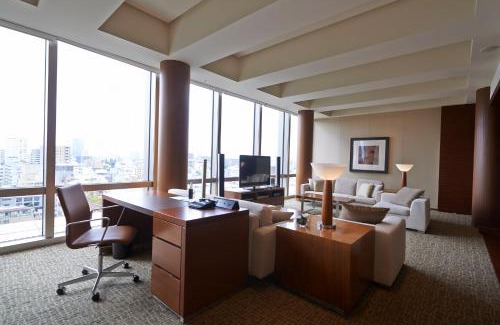 Roppongi Hotel | Elegant Grand Hyatt Tokyo: 5-Star Stay with Pool & Spa