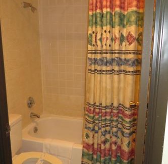 Fargo Hotel | Budget-Friendly Grand Inn Fargo: Pet & Child-Friendly Stay