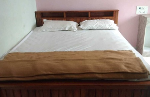 Honavar Hotel | Grand Inn Lodging And Boarding