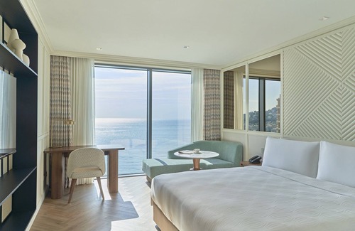 Haeundae Hotel | Elegant Grand Josun Busan: 5-Star with Spa & Pool