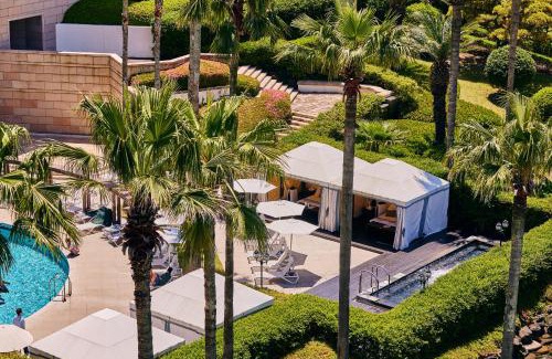 Jungmun Hotel | Indulge at Grand Josun Jeju: Oceanfront Pool & Spa Retreat