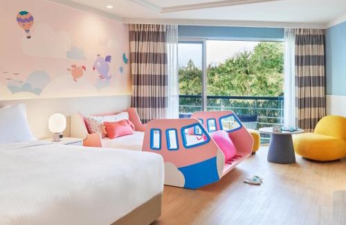 Jungmun Hotel | Indulge at Grand Josun Jeju: Oceanfront Pool & Spa Retreat