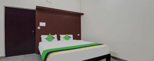 Gundlupet Hotel | Convenient Stay at GRAND JP INN Near Gundlupet Bus Stand