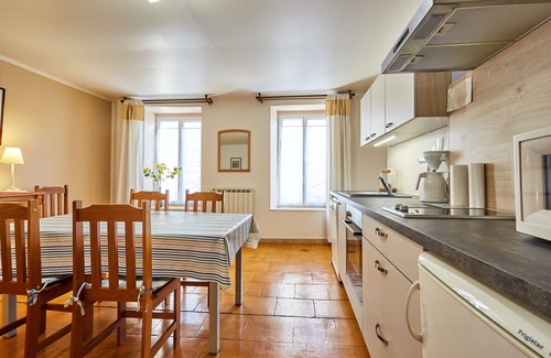Courseulles-sur-Mer Apartment | Grand Juno: Oceanfront Retreat in Courseulles with Spa