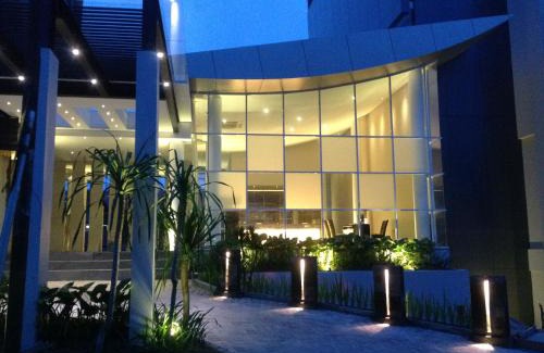 Pangkalan Bun Hotel | Grand Kecubung Hotel: Family-Friendly Retreat with Pool & Spa