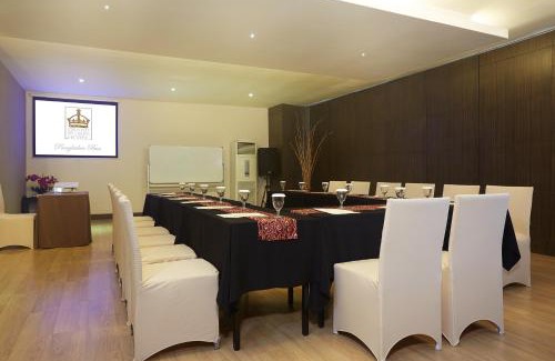 Pangkalan Bun Hotel | Grand Kecubung Hotel: Family-Friendly Retreat with Pool & Spa