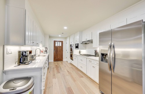 Lake Hamilton Cottage | Premier Lakefront Retreat in Hot Springs with Boat Dock